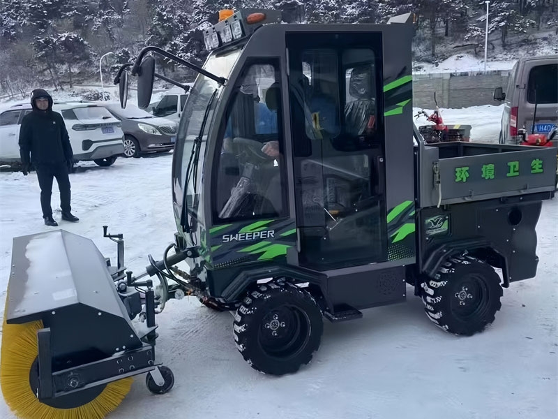 電(diàn)動掃雪車